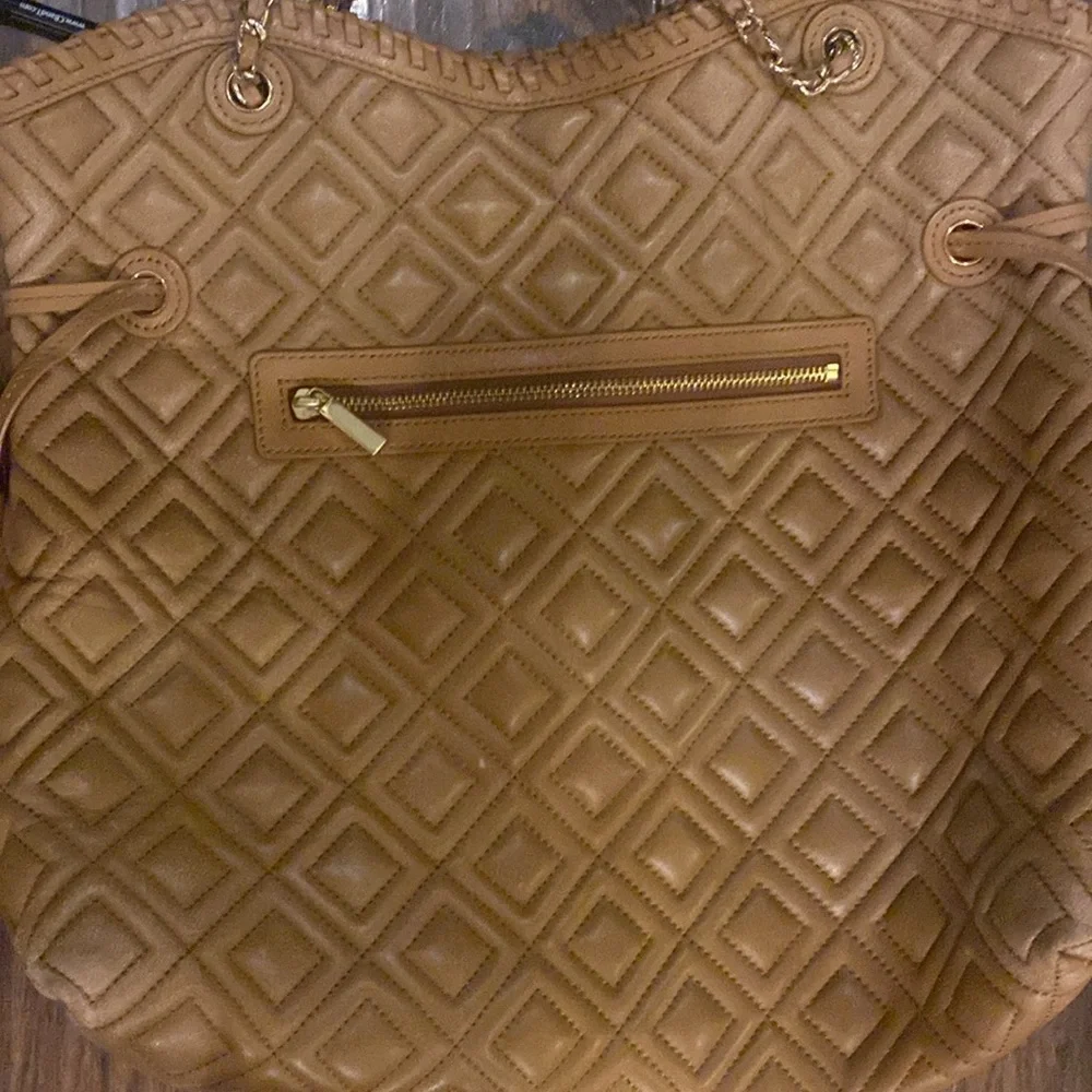 Tory Burch Tan Gold Quilted Shoulder Bag - Picture 9 of 11